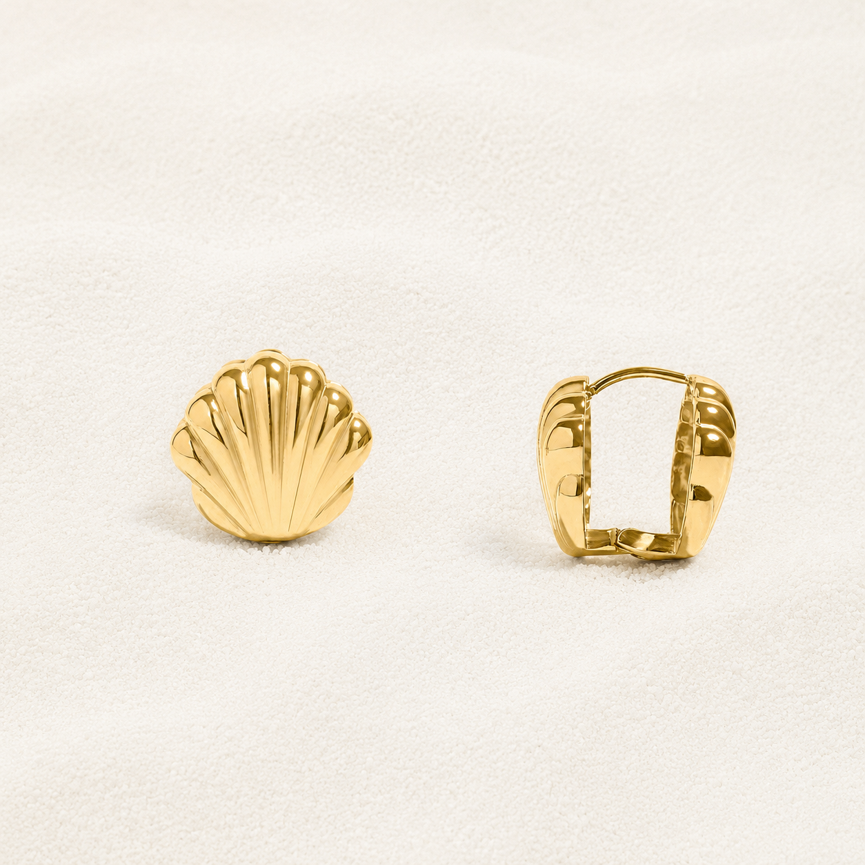 Beach Walk Huggie Earrings 18k Gold