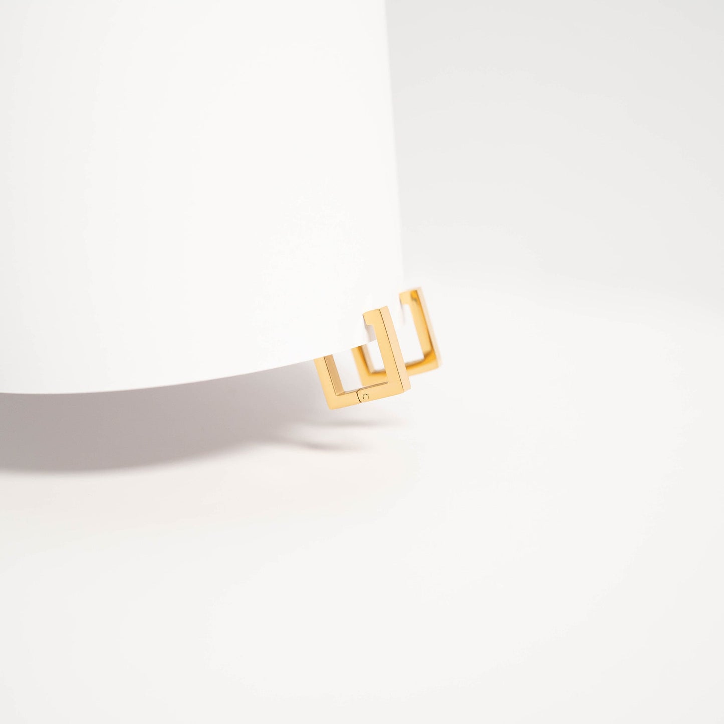Four Corner Huggie Earrings 18K Gold