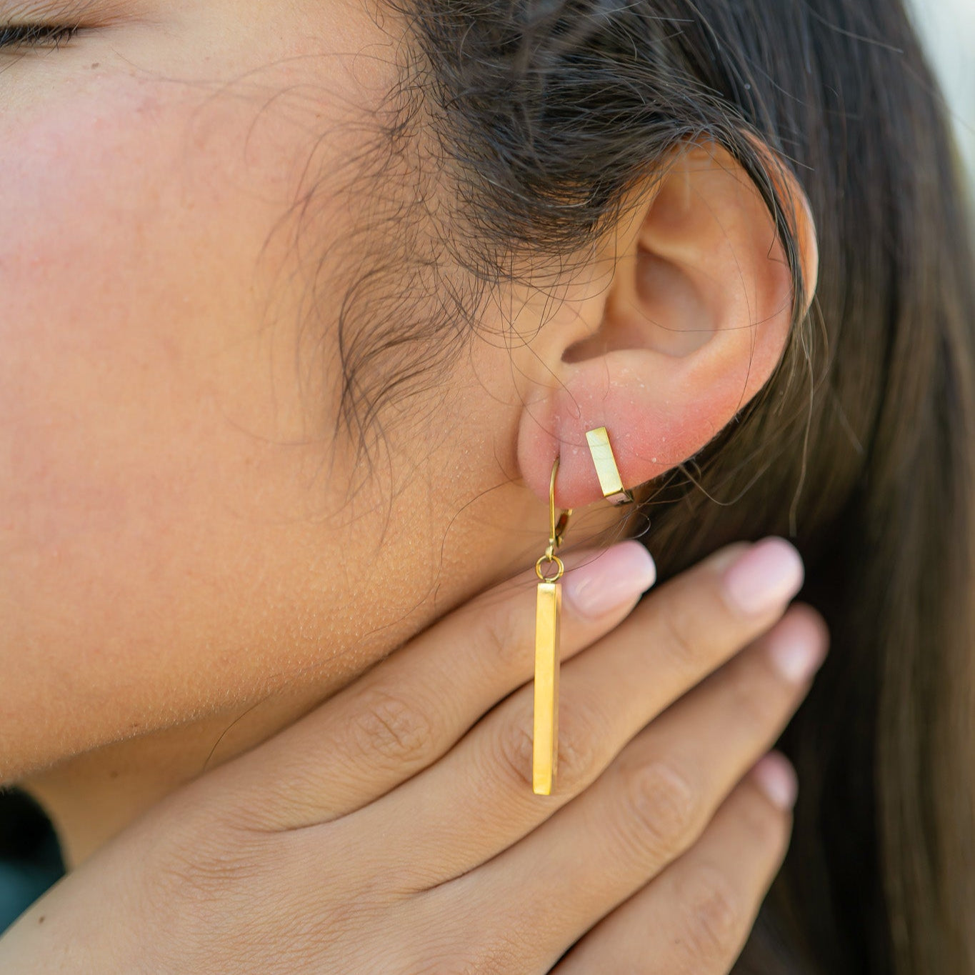Four Corner Huggie Earrings 18K Gold