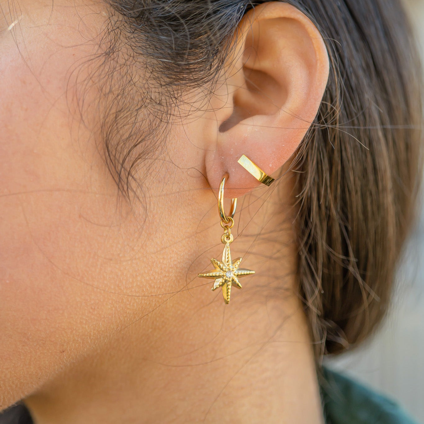 Four Corner Huggie Earrings 18K Gold