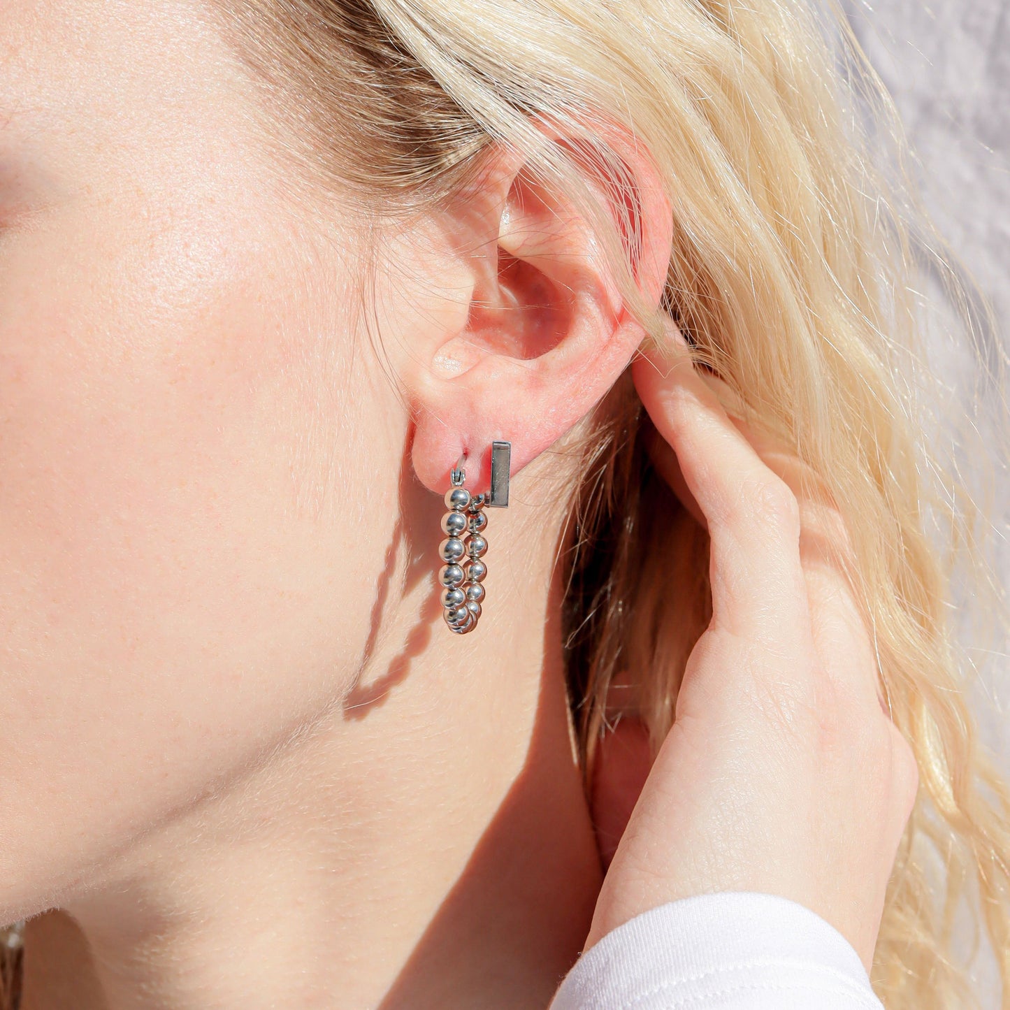 Four Corner Huggie Earrings 18K Gold