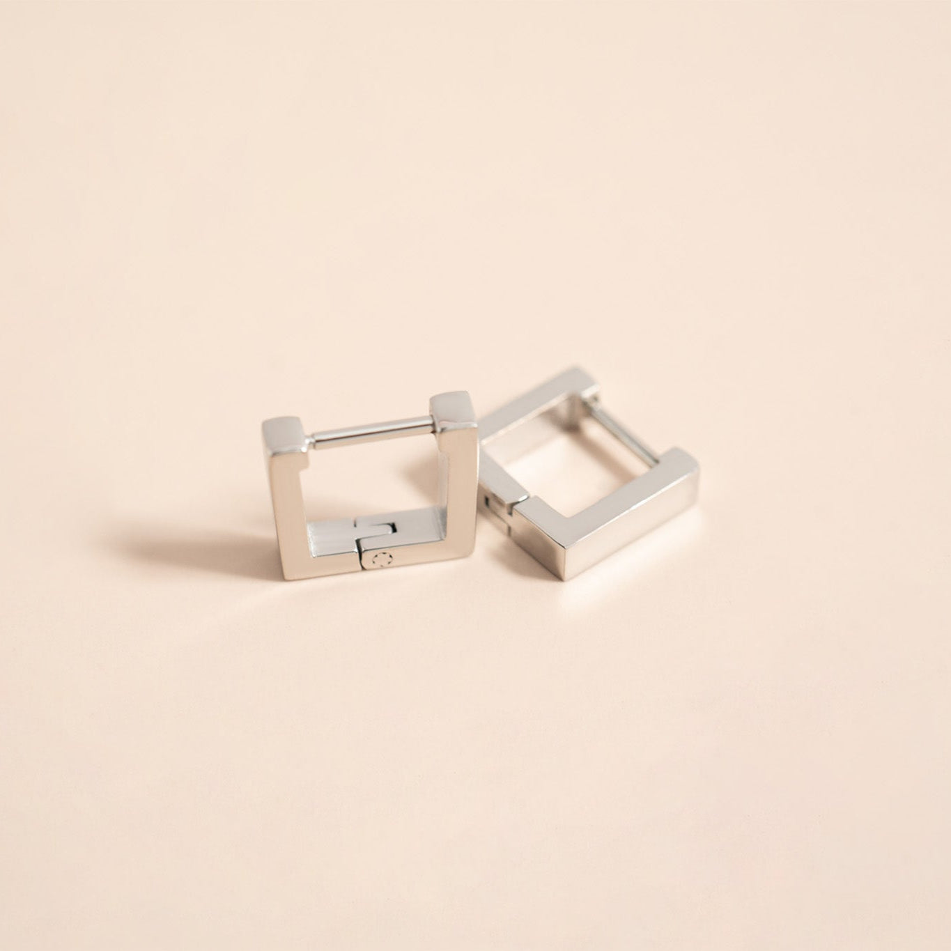 Four Corner Huggie Earrings 18K Gold