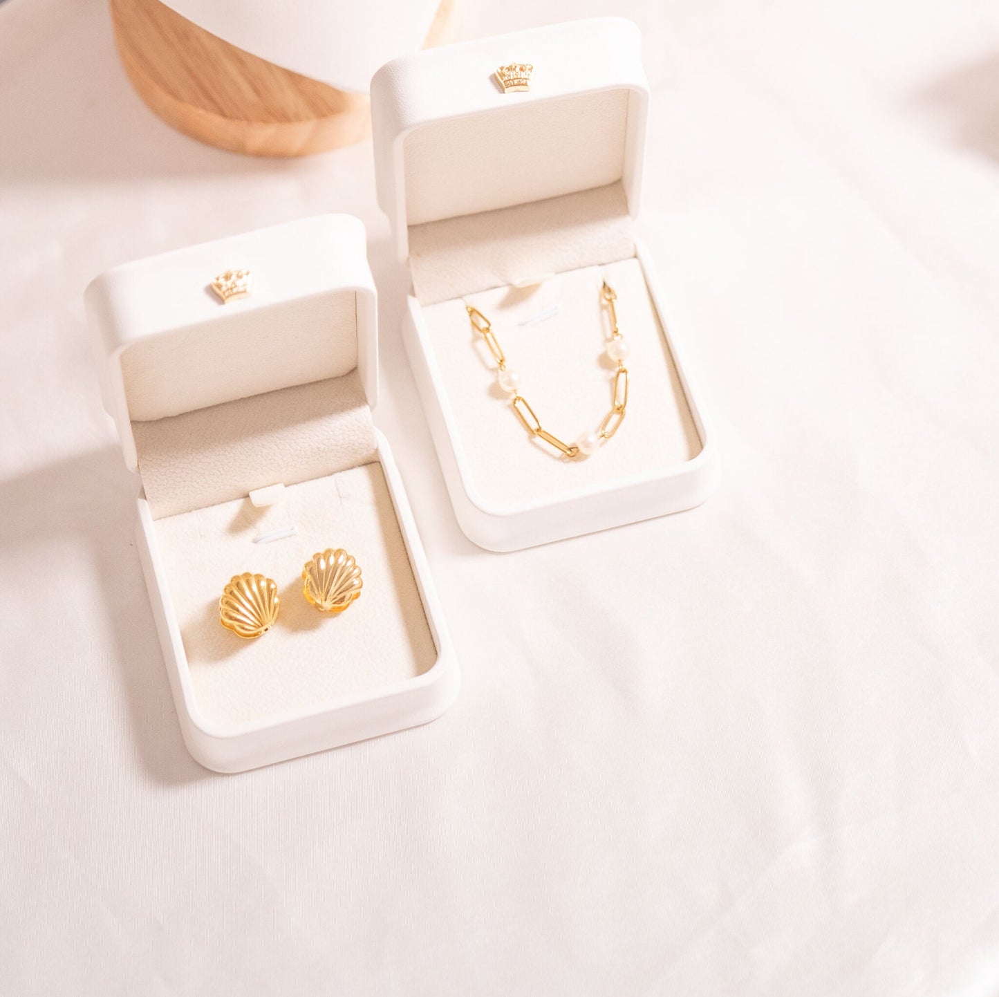Beach Walk Huggie Earrings 18k Gold
