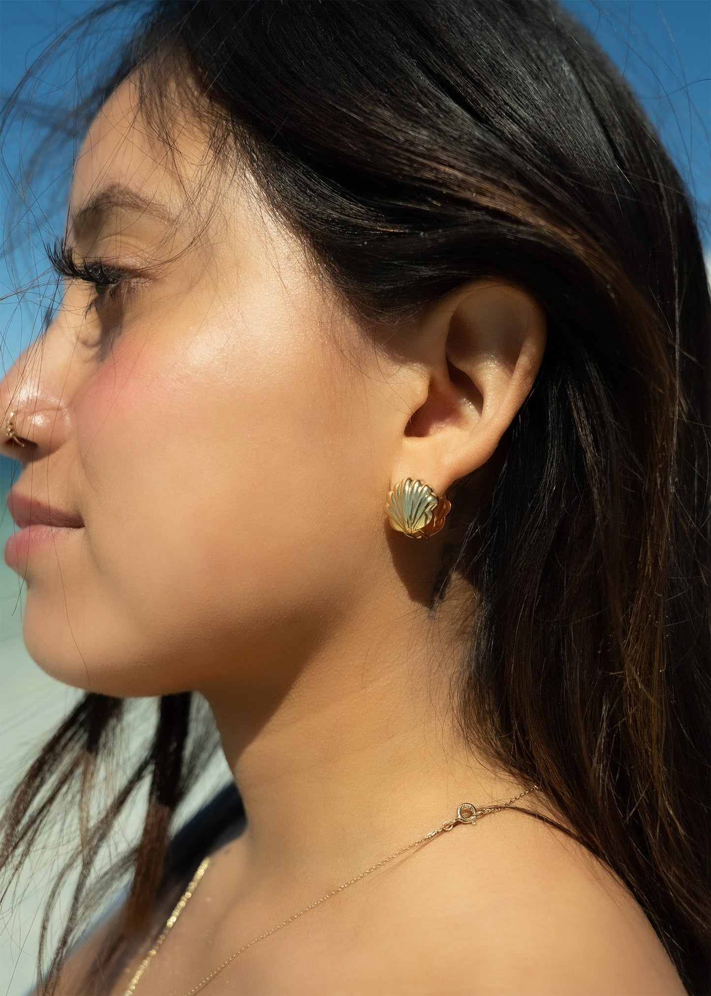 Beach Walk Huggie Earrings 18k Gold