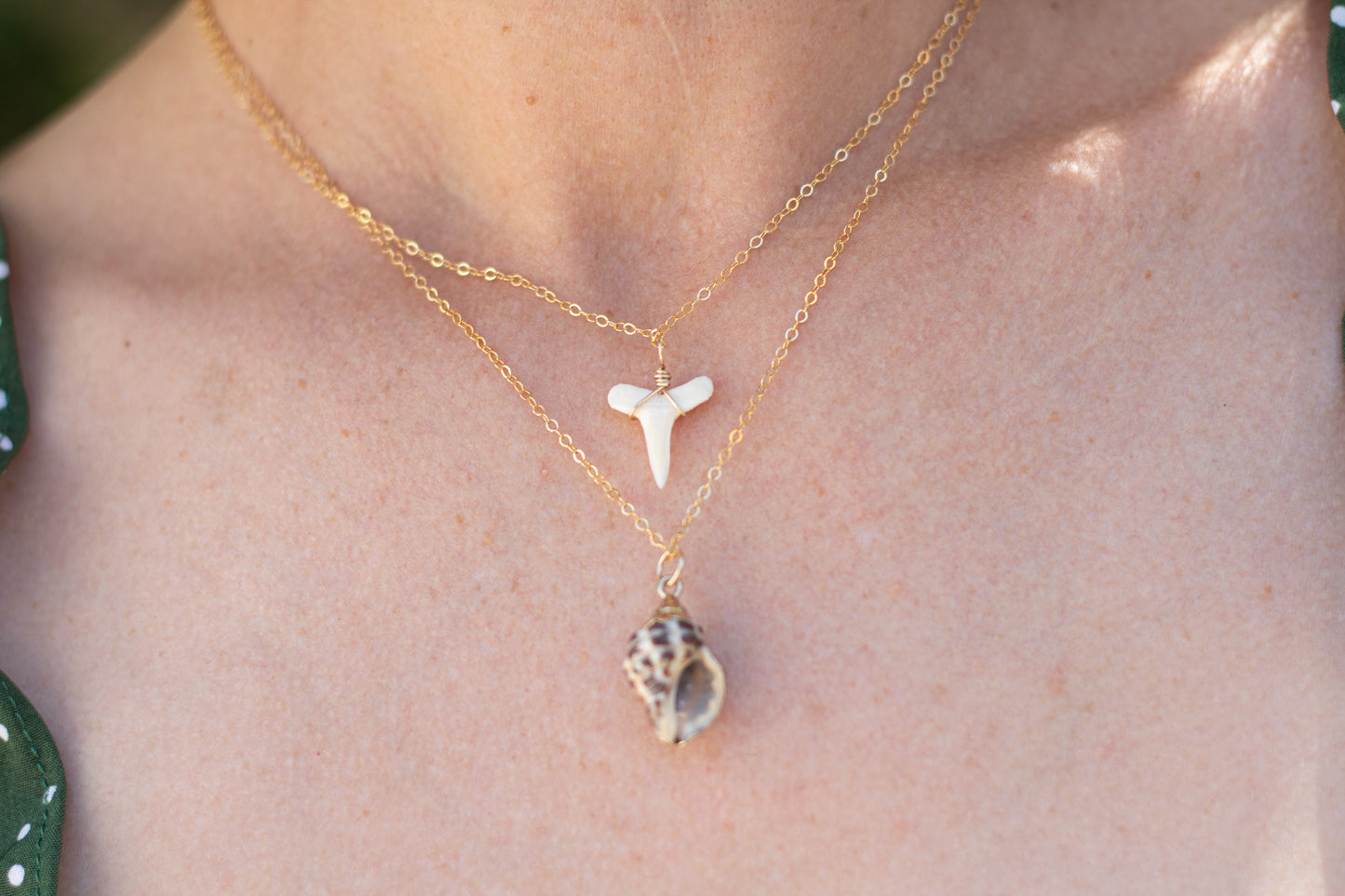 SHARK TOOTH NECKLACE - WHITE