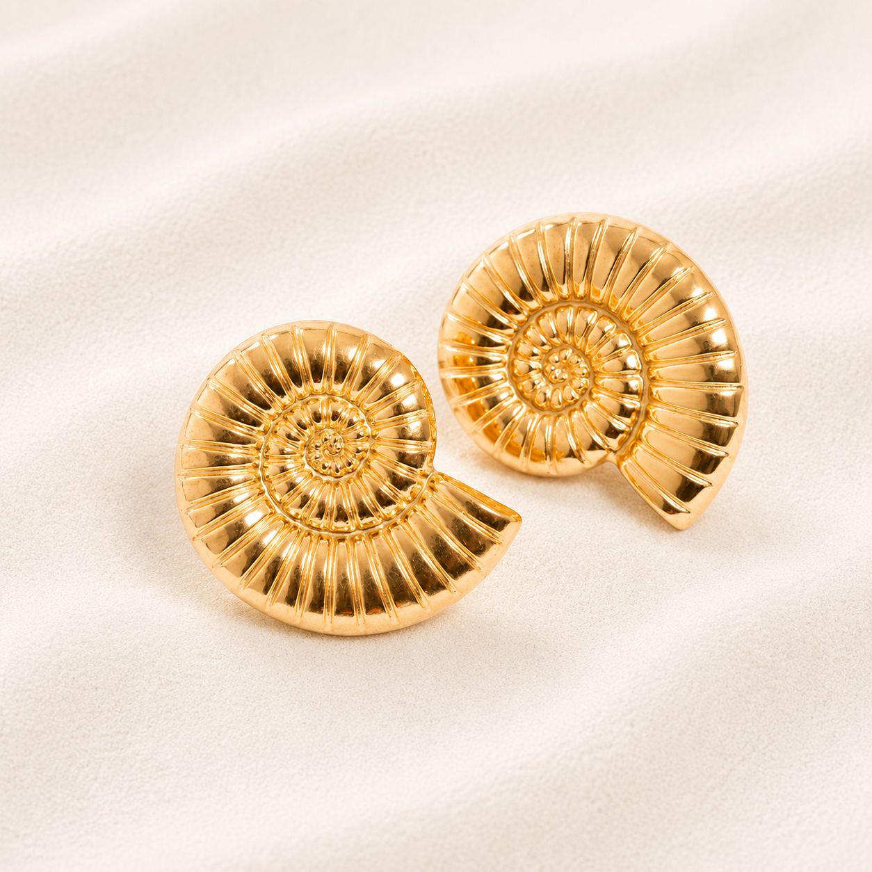 Ocean Deep Stud Earrings - 18K Gold